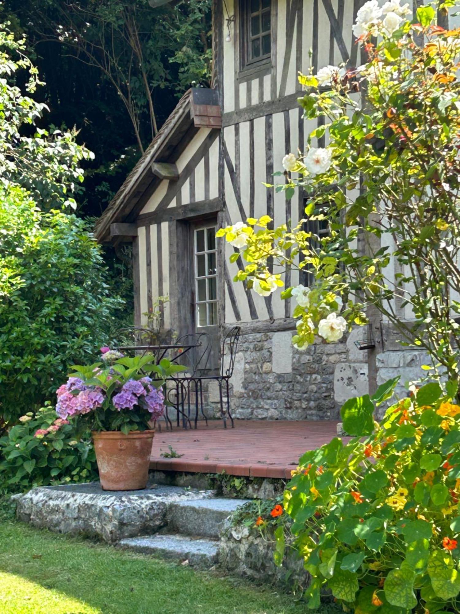 Les Hortensias Manerbe Exteriér fotografie
